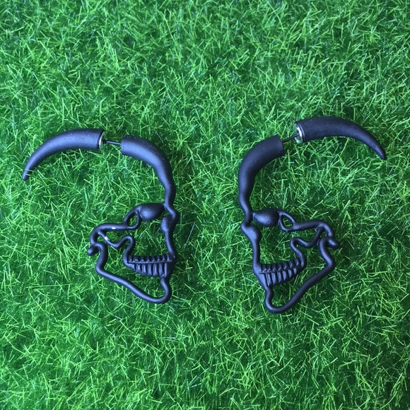 Black Silhouette Skull Earrings - Picture 6 of 8